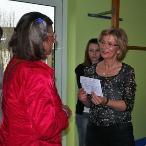 Spendenübergabe (Agi Hüllbrock und Helga Bungart) Spendenübergabe (Agi Hüllbrock und Helga Bungart)